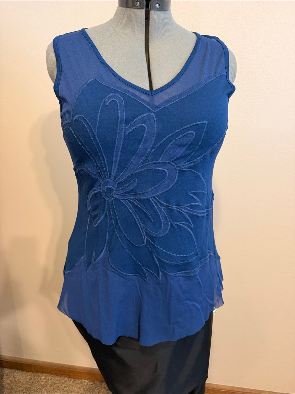 Sleeveless Floral Appliqué V-Neck Top in Royal Blue